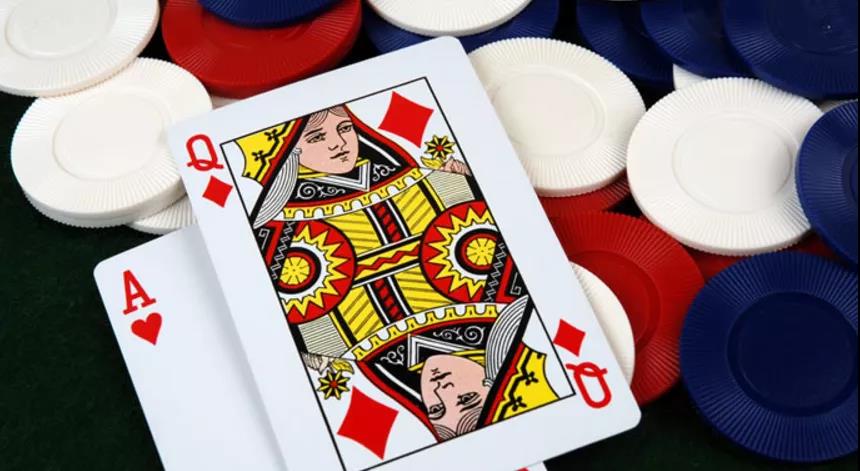 ****圈俱乐部推荐：如何游戏带高牌的卡顺听牌？(图1)